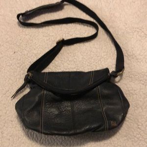 The perfect little round leather purse 👜